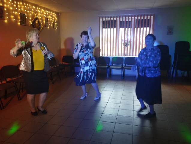 Vokālās interešu grupas "Ivuški" 10 gadu darbības jubilejas pasākums "Mēs tikāmies martā"